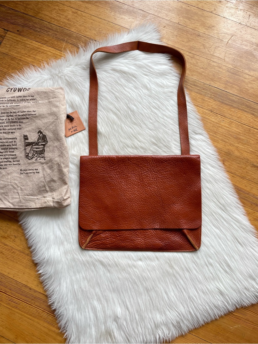 LIKE NEW CYDWOQ leather mail bag - Picture 2 of 10